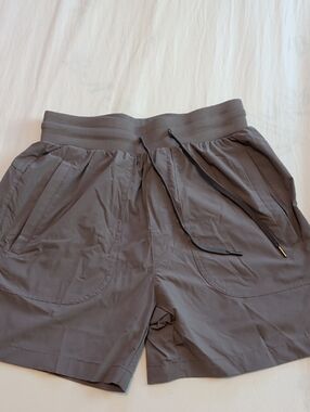 Casual Drawstring Shorts in Gray